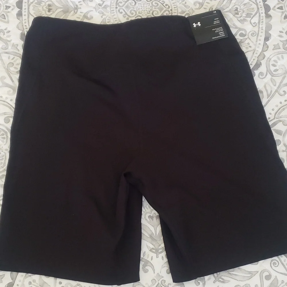 *** SOLD *** Women’s Under Armour Bundle - Picture 5 of 6